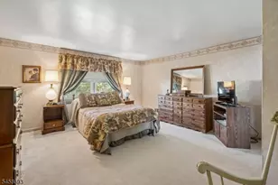 25 Swan Rd, Livingston, NJ 07039 - Photo 12