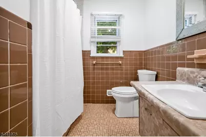 101 Pinecrest Ter, Wayne, NJ 07470 - Photo 16