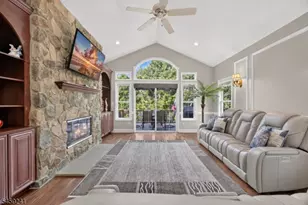 81 Bracken Hill Rd, Hardyston Township, NJ 07419 - Photo 4