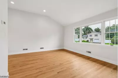 11 Suburban Rd, Clark Township, NJ 07066 - Photo 2