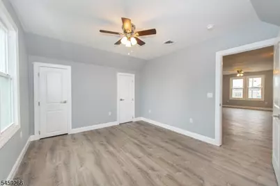 31 Mulberry St, Elmwood Park, NJ 07407 - Photo 8