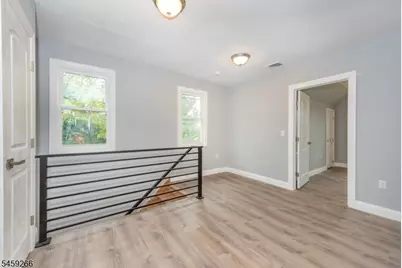 31 Mulberry St, Elmwood Park, NJ 07407 - Photo 4