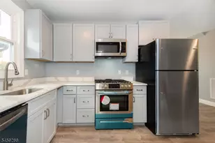 31 Mulberry St, Elmwood Park, NJ 07407 - Photo 1