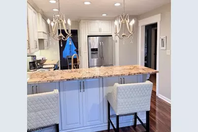271 W High St, Bound Brook, NJ 08805 - Photo 10