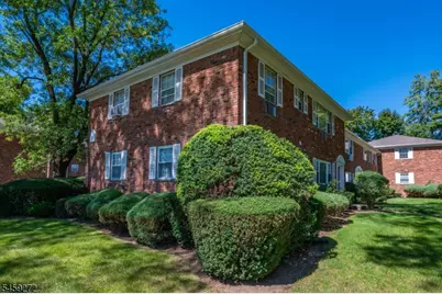 1301A Valley Rd #A, Wayne Twp., NJ 07470 - Photo 4