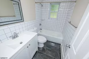 1301A Valley Rd, Wayne Twp., NJ 07470 - Photo 18