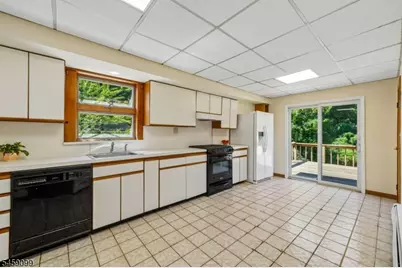 327 Saint Cloud Ave, West Orange Township, NJ 07052 - Photo 10