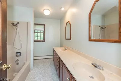 251 Big Piece Rd, Fairfield, NJ 07004 - Photo 22