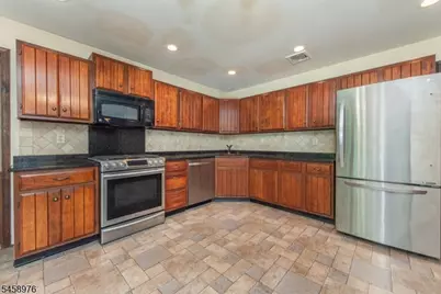 251 Big Piece Rd, Fairfield, NJ 07004 - Photo 12