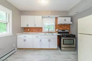 17 Oakwood Ave, Pequannock Township, NJ 07440 - Photo 6