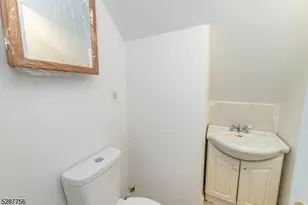 17 Oakwood Ave, Pequannock Township, NJ 07440 - Photo 12