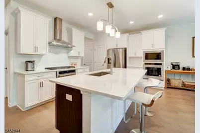 8 Dahlia Dr, Warren Township, NJ 07059 - Photo 2