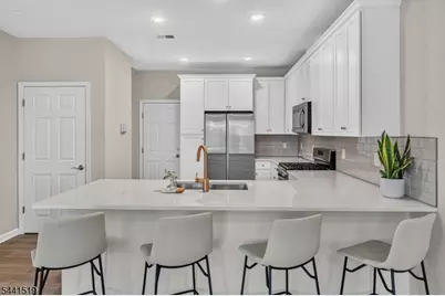 3 Sadie Cir #3101, Union Township, NJ 07083 - Photo 2