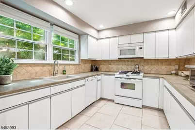 12 Clearwater Dr, Wayne, NJ 07470 - Photo 16