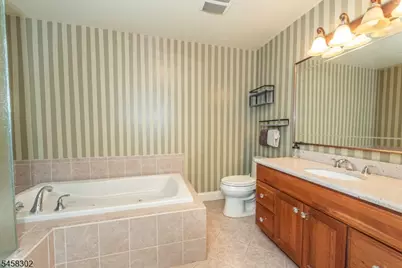 75 Birch Ln, Wayne Twp., NJ 07470 - Photo 14