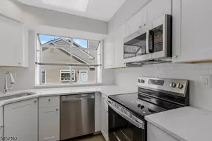 81 Encampment Dr, Bedminster Township, NJ 07921 - Photo 16
