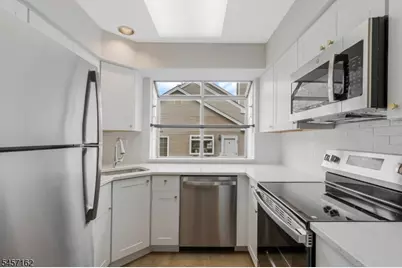 81 Encampment Drive, Bedminster Township, NJ 07921 - Photo 14