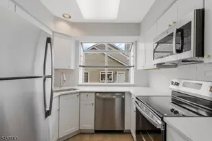 81 Encampment Dr, Bedminster Township, NJ 07921 - Photo 14