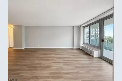 1 Claridge Dr #114, Verona, NJ 07044 - Photo 4