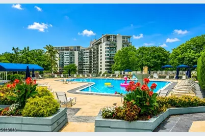 1 Claridge Dr #114, Verona, NJ 07044 - Photo 2