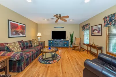 18 Kadel Dr, Roxbury Township, NJ 07876 - Photo 10