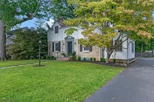 68 Meadowbrook Rd, North Plainfield, NJ 07062 - Photo 2