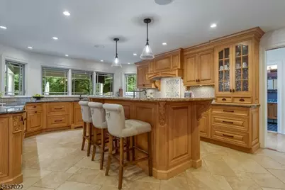 25 Notch Hill Dr, Livingston, NJ 07039 - Photo 12