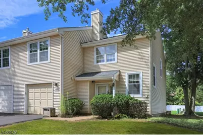 44 Whitby Cir, Franklin Township, NJ 08873 - Photo 4