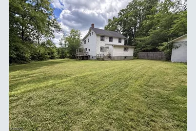 4 Robin Hill Ln, Hampton Boro, NJ 08827 - Photo 2