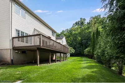 1048 Smith Manor Blvd, West Orange Township, NJ 07052 - Photo 32