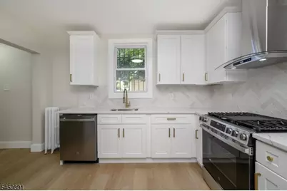 18 Fuller Pl, Irvington, NJ 07111 - Photo 14
