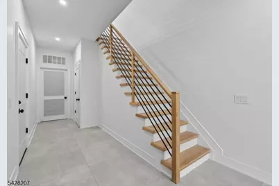 522 Valley Rd #3, Clifton, NJ 07013 - Photo 4