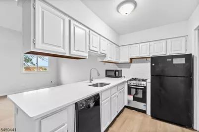 4 Brandywine Ct #8, Vernon, NJ 07462 - Photo 8