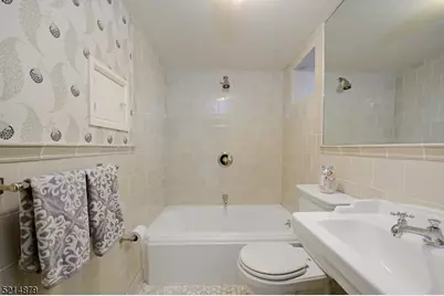 185 Valley Rd, Montclair, NJ 07042 - Photo 22