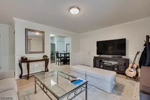 21 Amethyst Way, Franklin Township, NJ 08823 - Photo 6