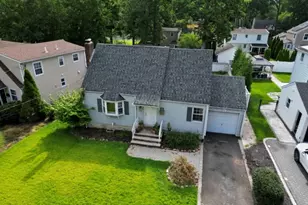 18 Hillcrest Dr, Wayne, NJ 07470 - Photo 1