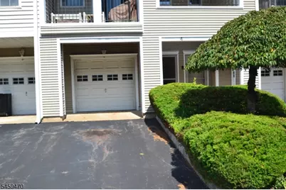 4 Collura Ln, Clifton, NJ 07012 - Photo 4