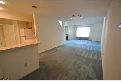 4 Collura Ln, Clifton, NJ 07012 - Photo 8