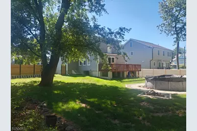 616 Center St, Dunellen, NJ 08812 - Photo 8