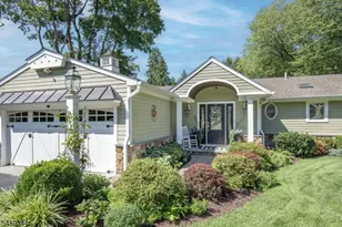 3 Prospect St, Peapack Gladstone Boro, NJ 07977 - Photo 2