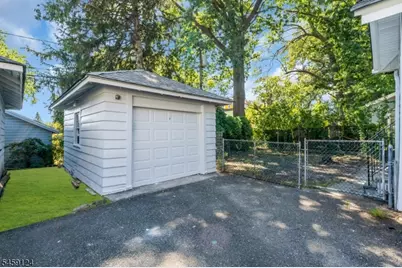 25 Laurel Ave, East Orange, NJ 07017 - Photo 26