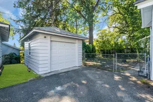 25 Laurel Ave, East Orange, NJ 07017 - Photo 26