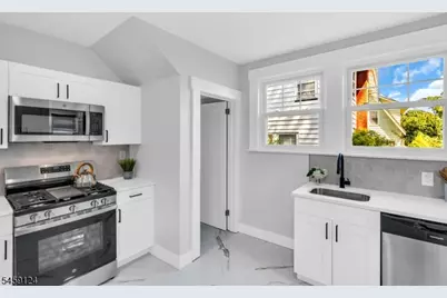 25 Laurel Ave, East Orange, NJ 07017 - Photo 10