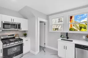 25 Laurel Ave, East Orange, NJ 07017 - Photo 10