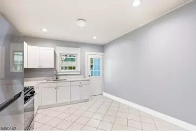 485 W 3rd Ave, Roselle, NJ 07203 - Photo 12