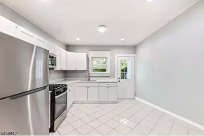 485 W 3rd Ave, Roselle, NJ 07203 - Photo 10