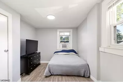 485 W 3rd Ave, Roselle, NJ 07203 - Photo 16