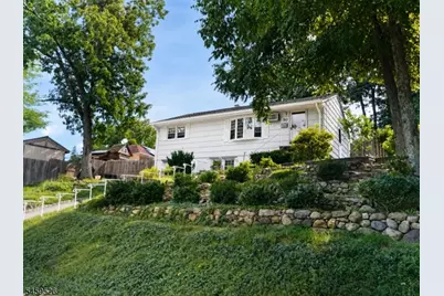 50 Knolls Rd, Bloomingdale, NJ 07403 - Photo 1