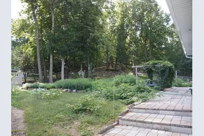 50 Knolls Rd, Bloomingdale, NJ 07403 - Photo 16