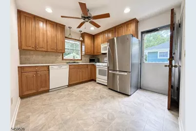 50 Knolls Rd, Bloomingdale, NJ 07403 - Photo 6